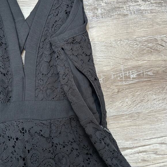 Free People Black Lace Mini Dress with Cutout Back and Sleeveless Fit Small - Picture 4 of 6